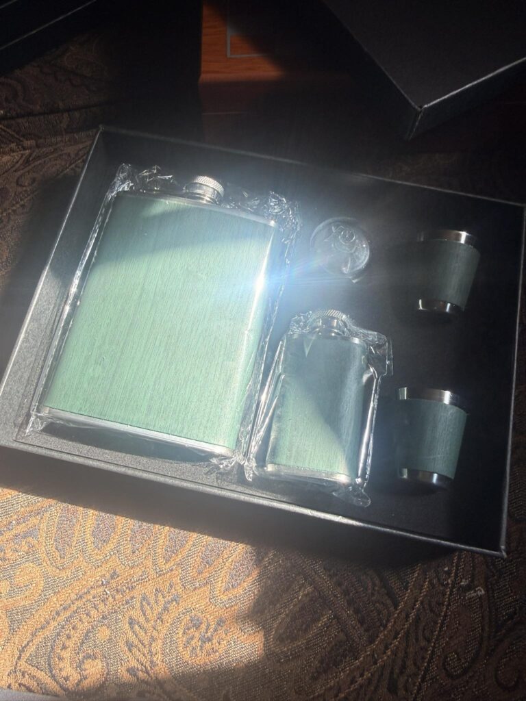 CUSTOM FLASK SET